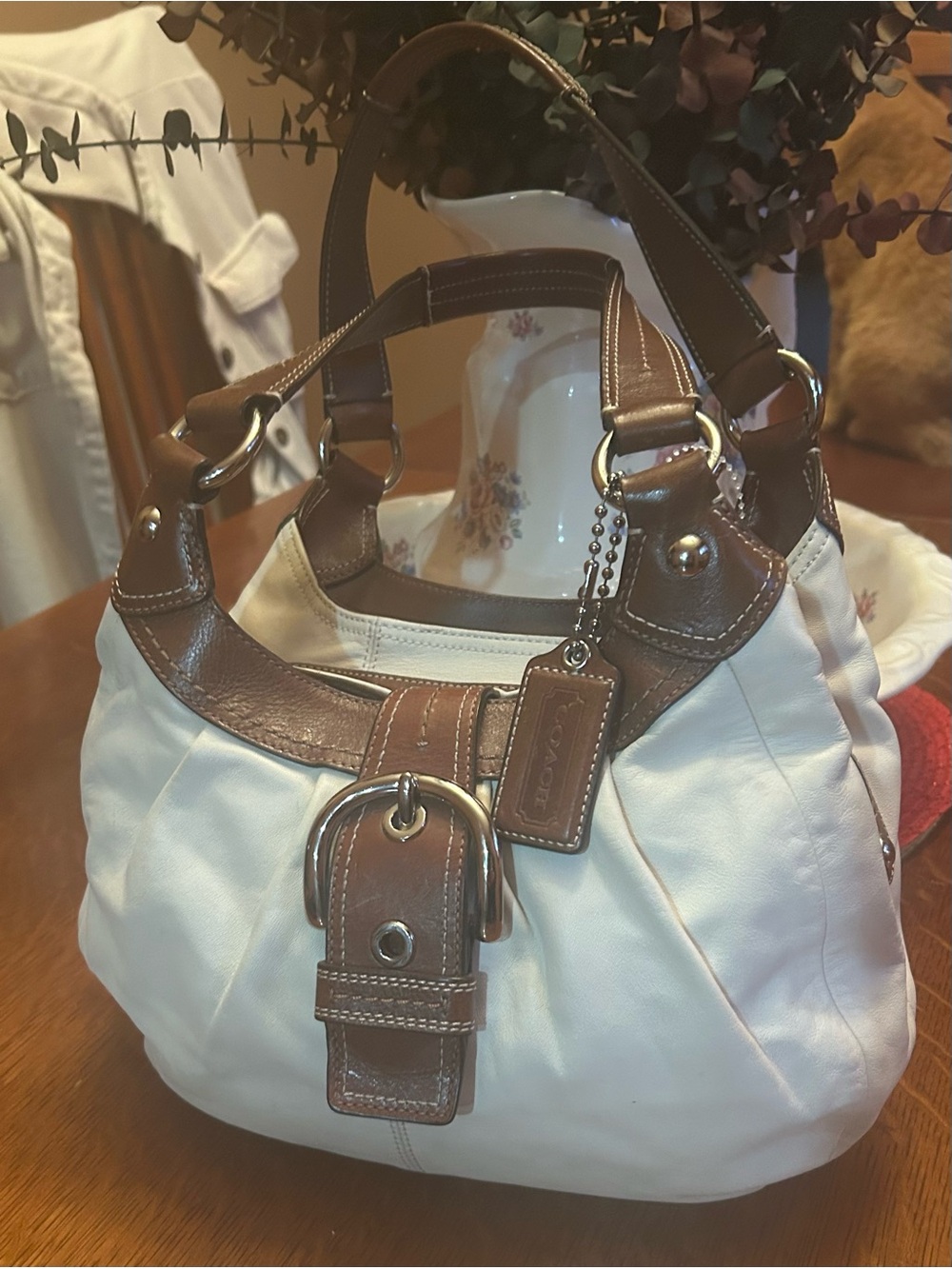 COACH 2010 SOHO LYNN HOBO BUCKLE BAG. Large hangtag. L1032-F15527. No flaws